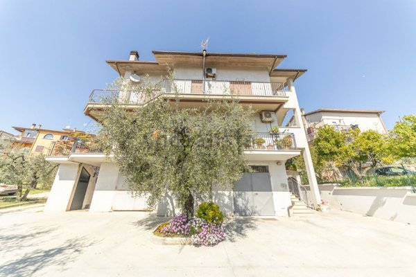 appartamento in vendita a Fara in Sabina