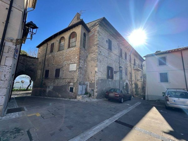 appartamento in vendita a Fara in Sabina