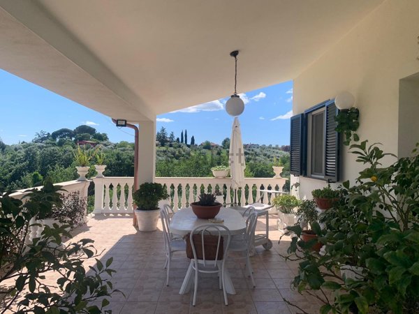 casa indipendente in vendita a Fara in Sabina in zona Passo Corese