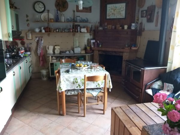 casa indipendente in vendita a Fara in Sabina in zona Passo Corese