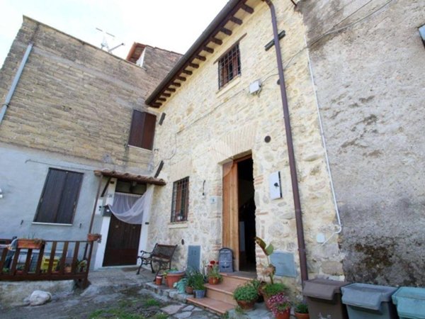 appartamento in vendita a Fara in Sabina in zona Corese Terra