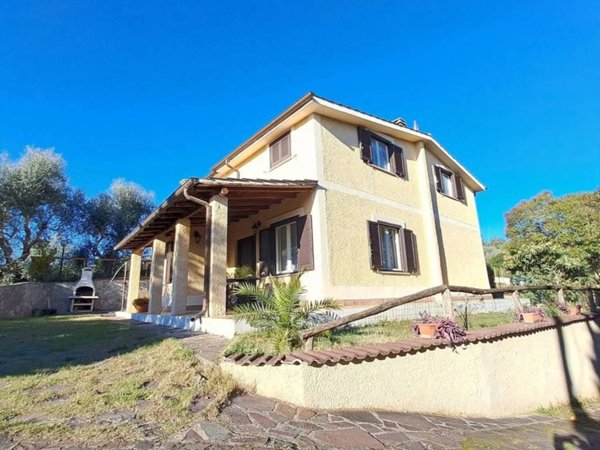 casa indipendente in vendita a Fara in Sabina in zona Passo Corese