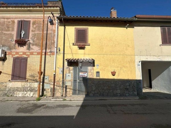appartamento in vendita a Fara in Sabina