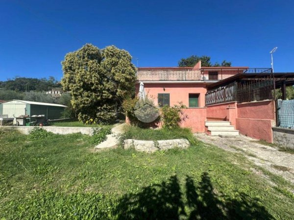casa indipendente in vendita a Fara in Sabina in zona Passo Corese