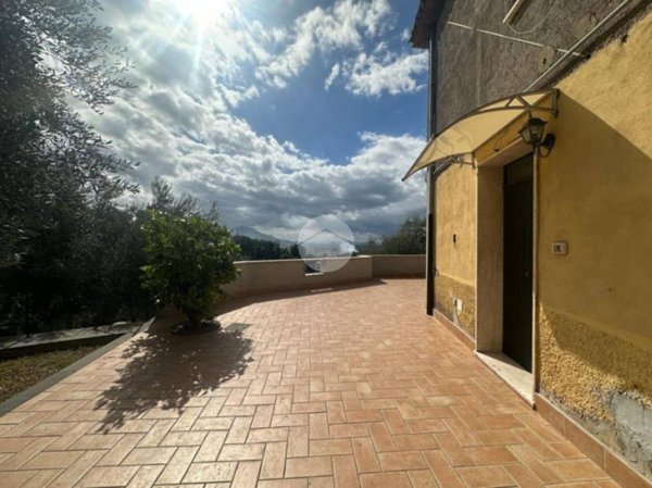 appartamento in vendita a Fara in Sabina in zona Passo Corese