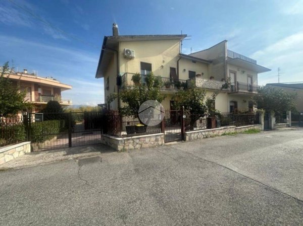 appartamento in vendita a Fara in Sabina in zona Passo Corese