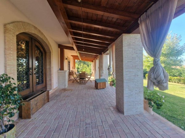 casa indipendente in vendita a Fara in Sabina