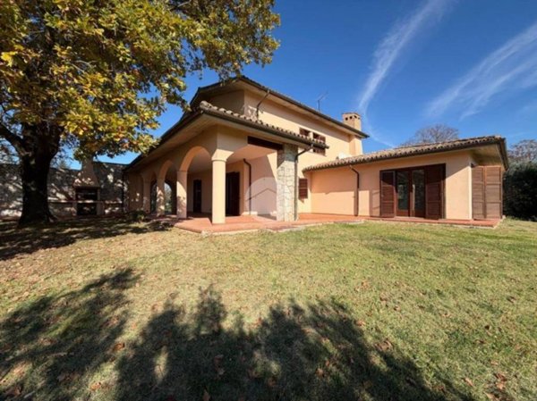 casa indipendente in vendita a Fara in Sabina in zona Passo Corese