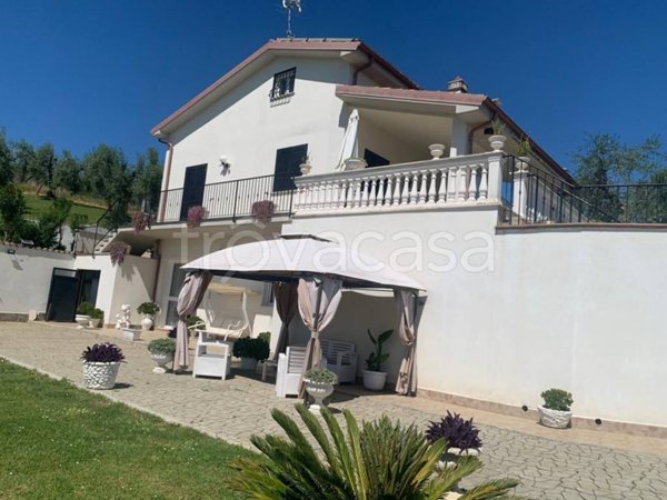 casa indipendente in vendita a Fara in Sabina in zona Passo Corese