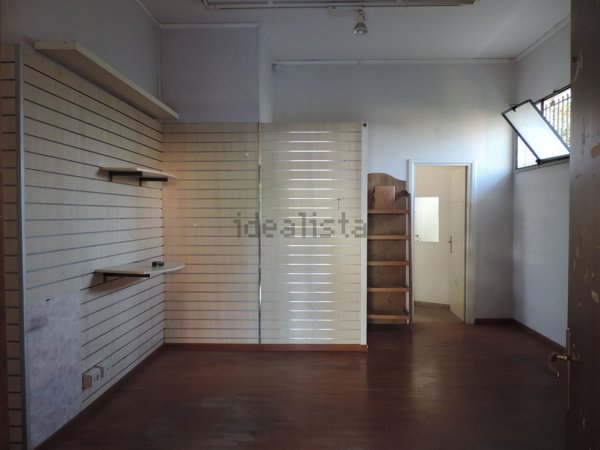 locale commerciale in vendita a Fara in Sabina in zona Passo Corese