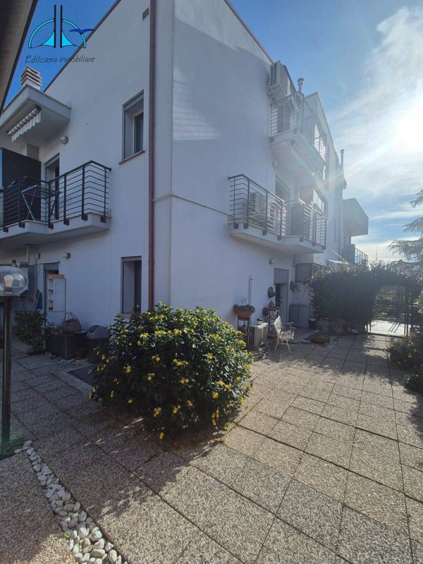 appartamento in vendita a Fara in Sabina in zona Passo Corese