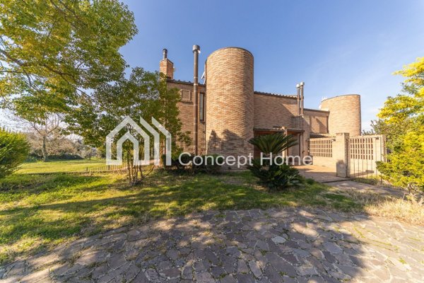 casa indipendente in vendita a Fara in Sabina