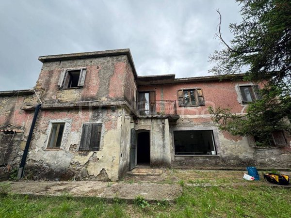 casale in vendita a Fara in Sabina in zona Passo Corese