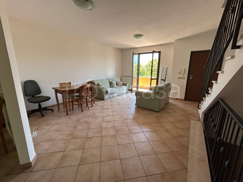 casa indipendente in vendita a Fara in Sabina