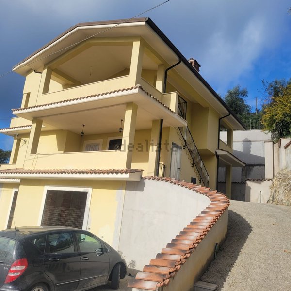 appartamento in vendita a Fara in Sabina