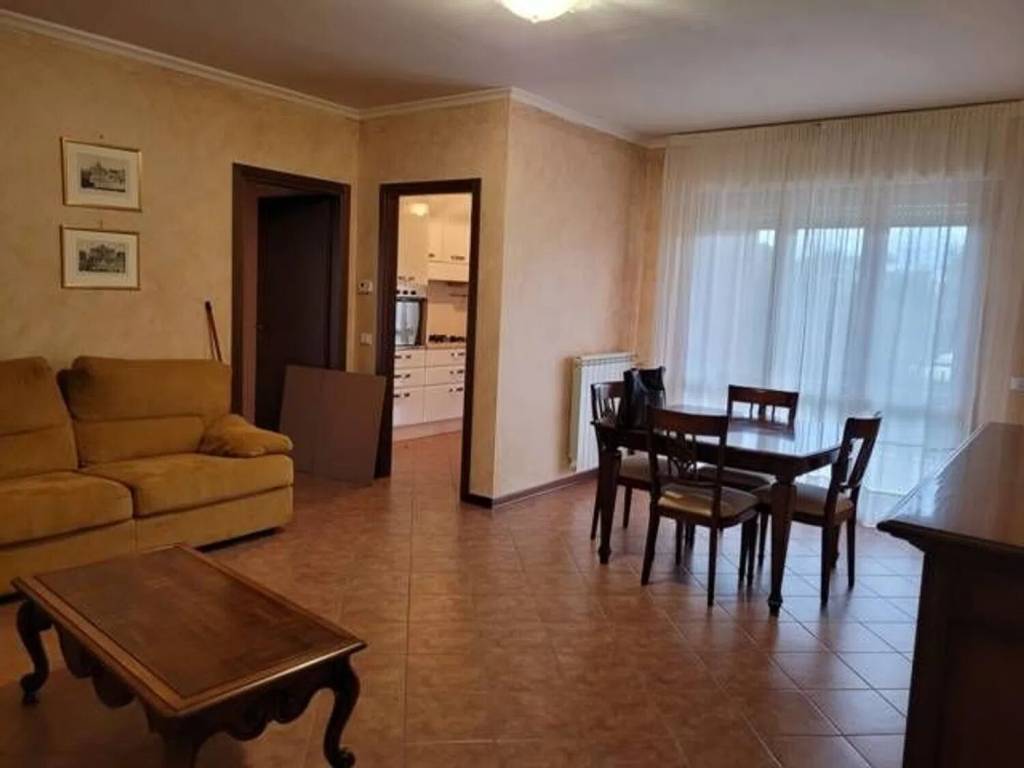 appartamento in vendita a Fara in Sabina in zona Passo Corese