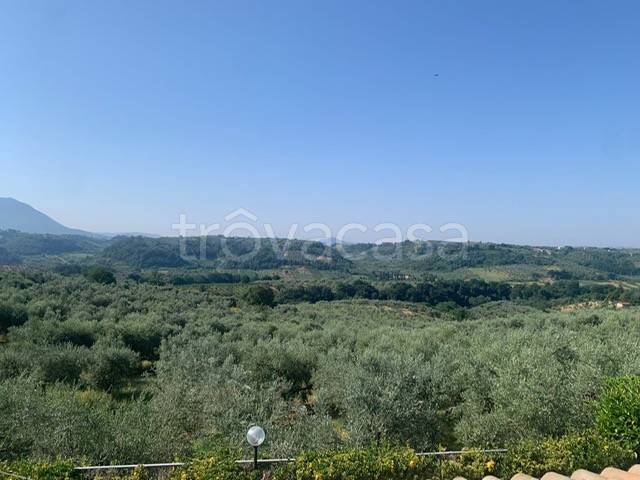 casa indipendente in vendita a Fara in Sabina in zona Borgo Quinzio