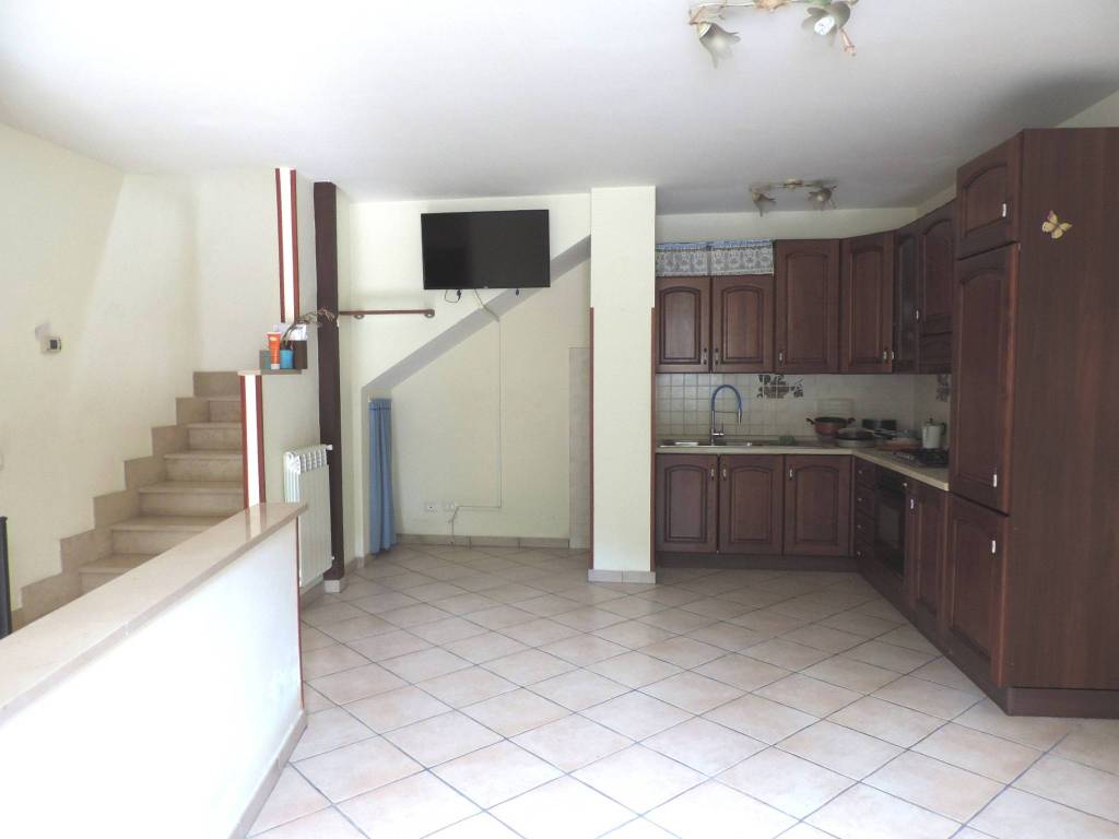 appartamento in vendita a Fara in Sabina in zona Coltodino