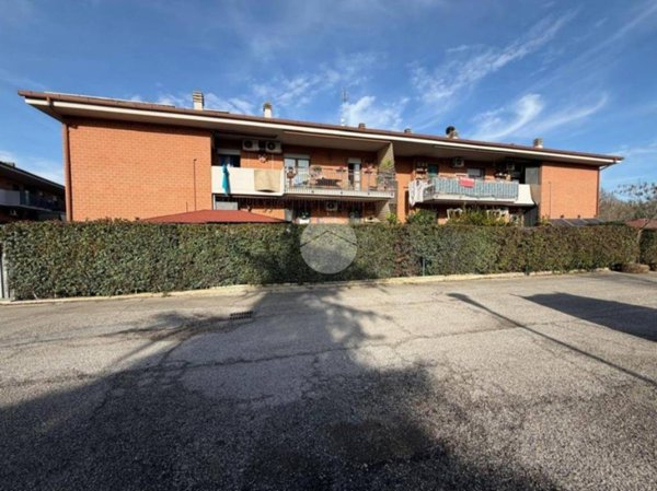 appartamento in vendita a Fara in Sabina in zona Passo Corese