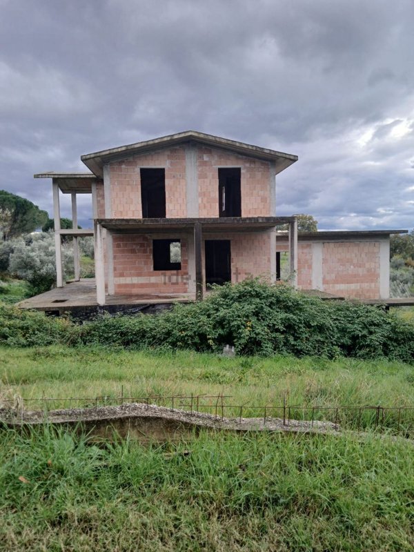 casa indipendente in vendita a Fara in Sabina