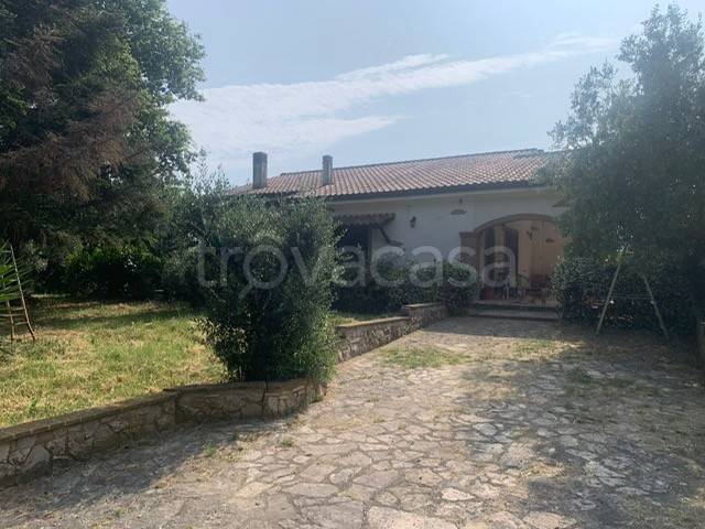 casa indipendente in vendita a Fara in Sabina in zona Passo Corese