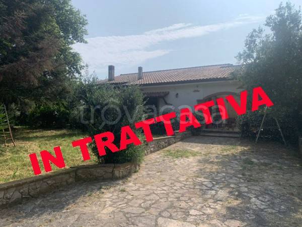 casa indipendente in vendita a Fara in Sabina in zona Passo Corese