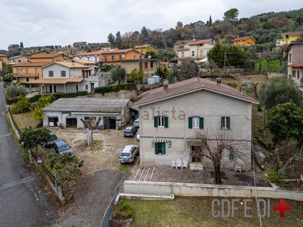 casa indipendente in vendita a Fara in Sabina in zona Talocci