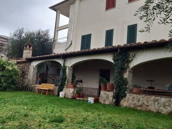 casa indipendente in vendita a Fara in Sabina in zona Corese Terra