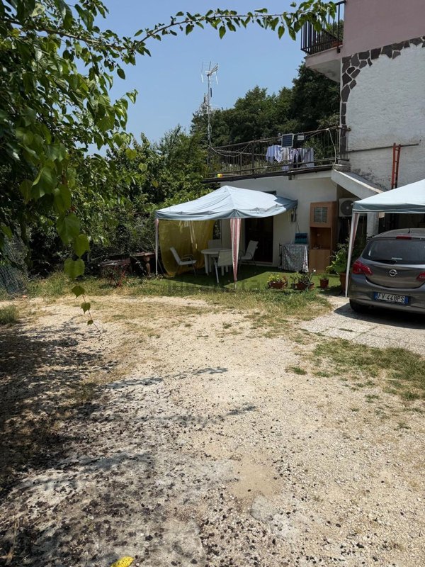 casa indipendente in vendita a Fara in Sabina