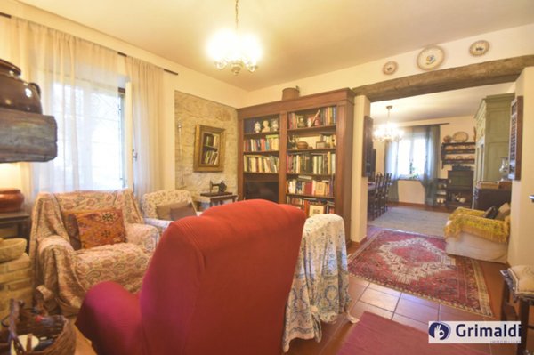 casa indipendente in vendita a Fara in Sabina