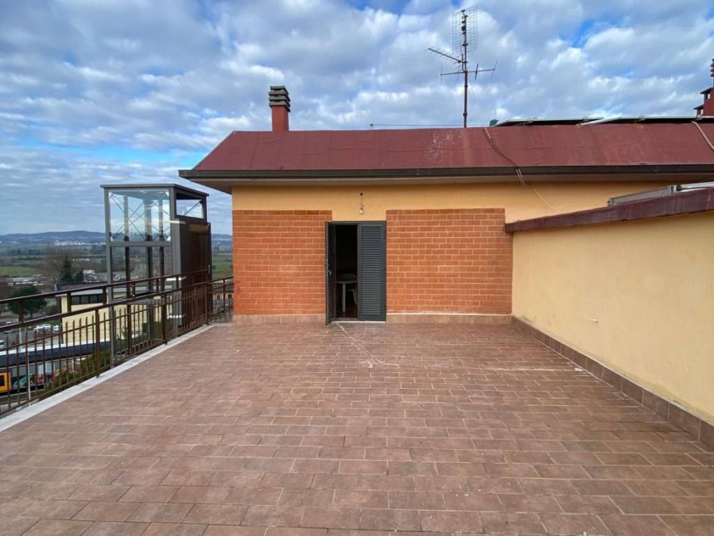 appartamento in vendita a Fara in Sabina in zona Passo Corese