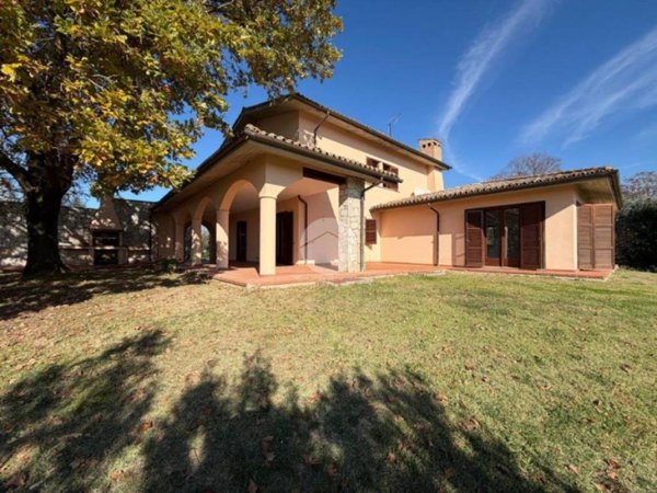 casa indipendente in vendita a Fara in Sabina in zona Talocci