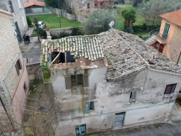 casa indipendente in vendita a Fara in Sabina in zona Canneto Sabino