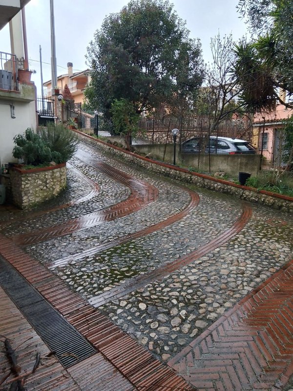 appartamento in vendita a Fara in Sabina in zona Corese Terra