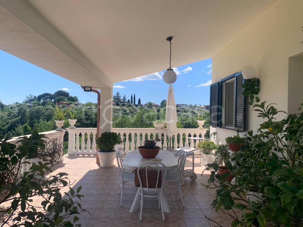 casa indipendente in vendita a Fara in Sabina in zona Passo Corese