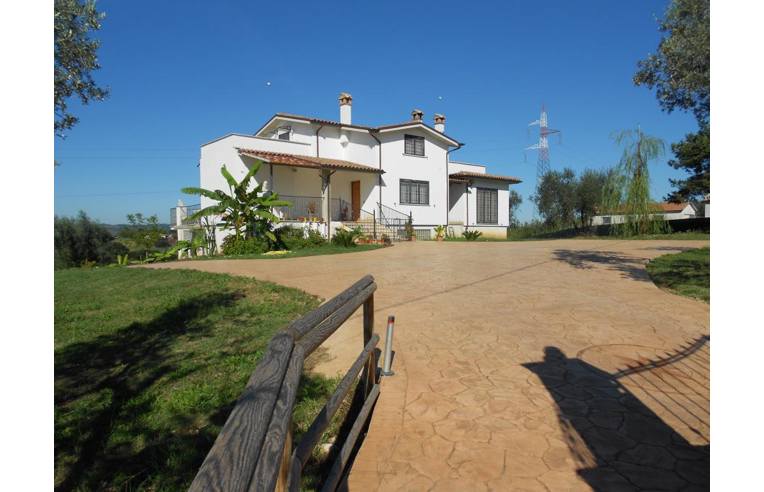 casa indipendente in vendita a Fara in Sabina