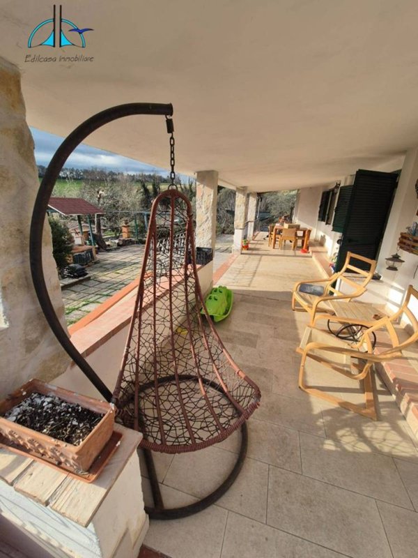 casa indipendente in vendita a Fara in Sabina