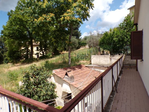 casa semindipendente in vendita a Fara in Sabina