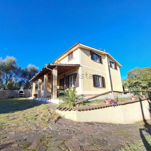 casa indipendente in vendita a Fara in Sabina in zona Passo Corese