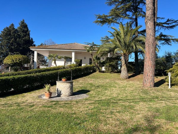 pentavano in vendita a Fara in Sabina