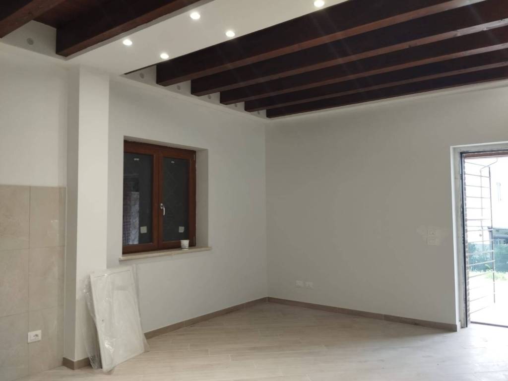 casa indipendente in vendita a Fara in Sabina in zona Passo Corese