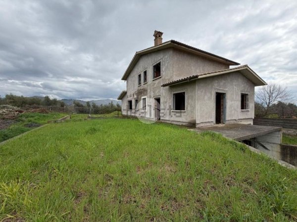 casa indipendente in vendita a Fara in Sabina in zona Passo Corese