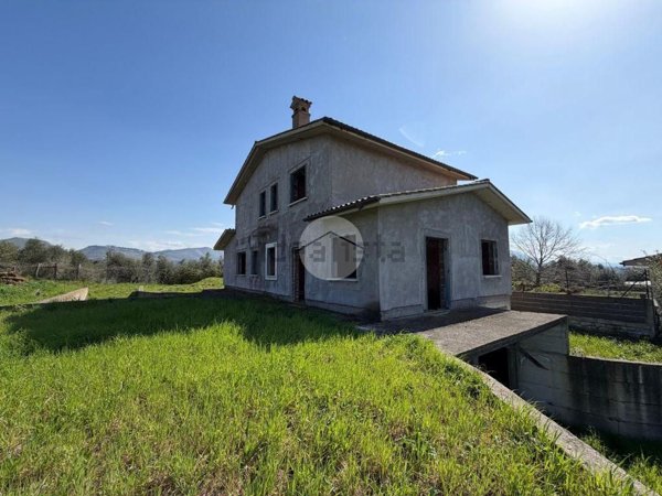 casa indipendente in vendita a Fara in Sabina in zona Passo Corese