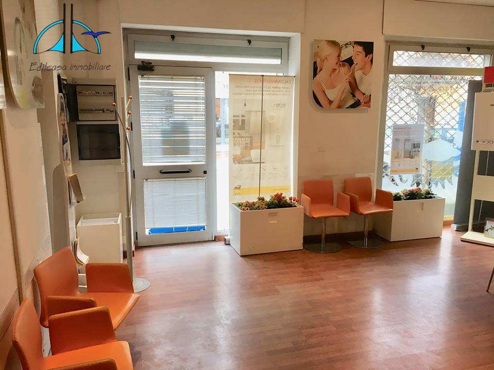 negozio in vendita a Fara in Sabina in zona Passo Corese