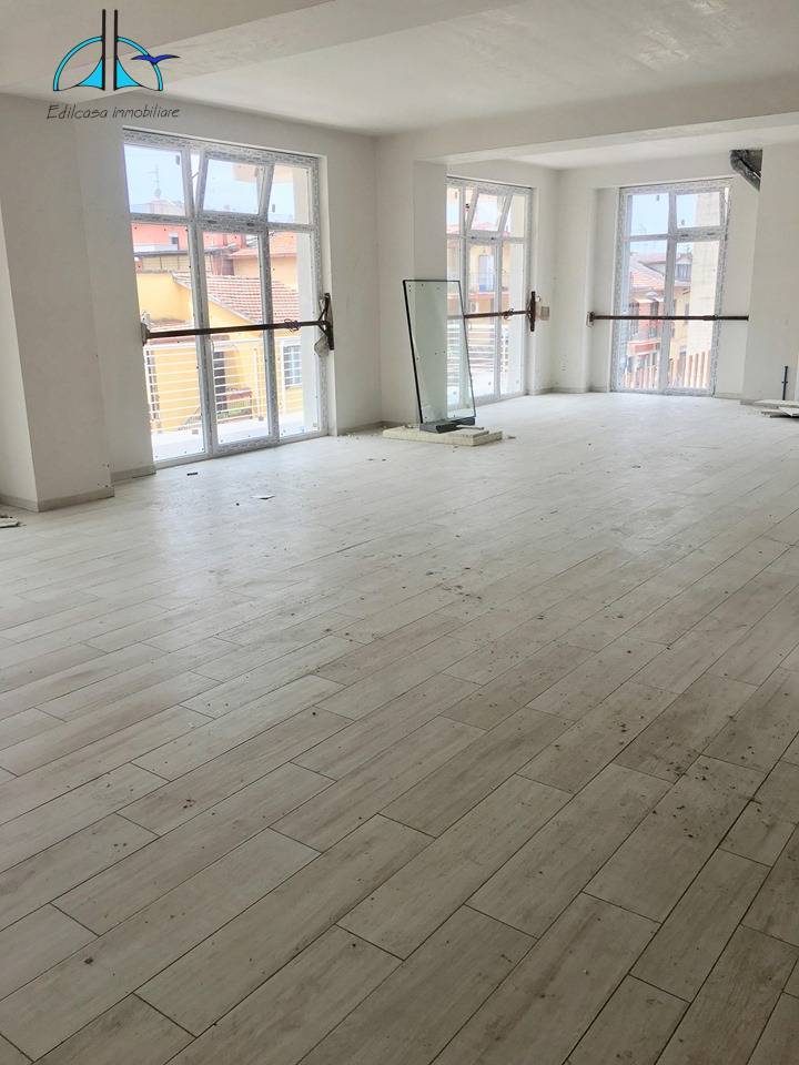 ufficio in vendita a Fara in Sabina in zona Passo Corese