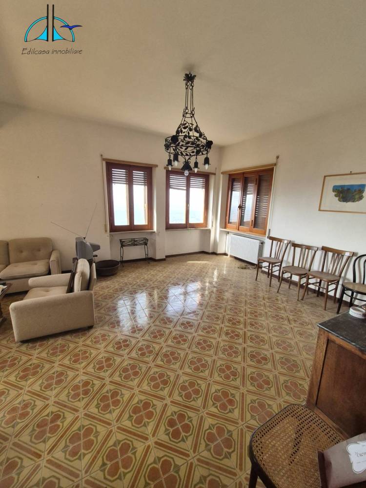 casa indipendente in vendita a Fara in Sabina