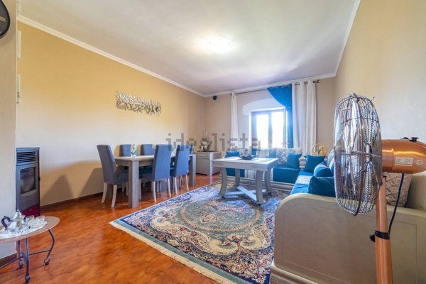 appartamento in vendita a Fara in Sabina