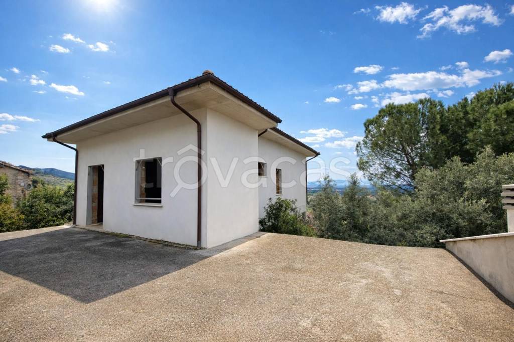 casa indipendente in vendita a Fara in Sabina in zona Primecase