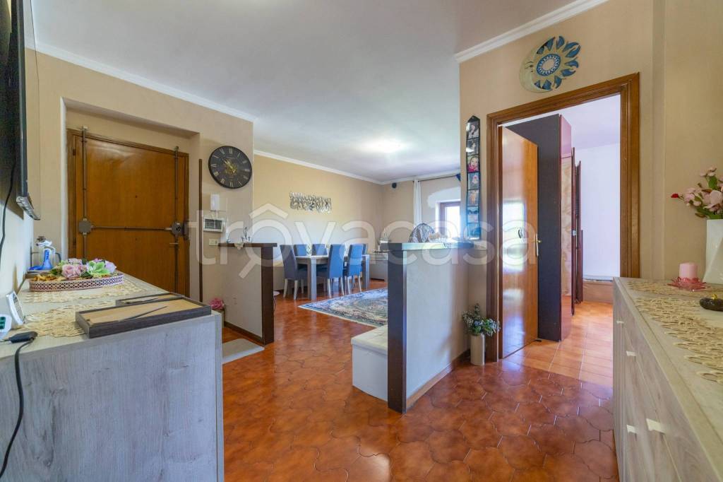 appartamento in vendita a Fara in Sabina in zona Passo Corese
