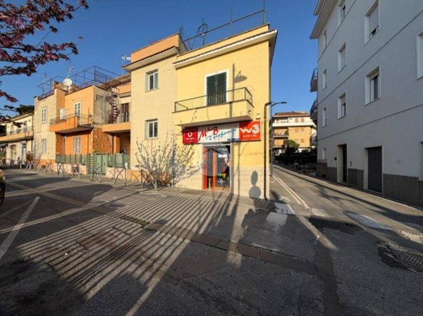 appartamento in vendita a Fara in Sabina in zona Passo Corese